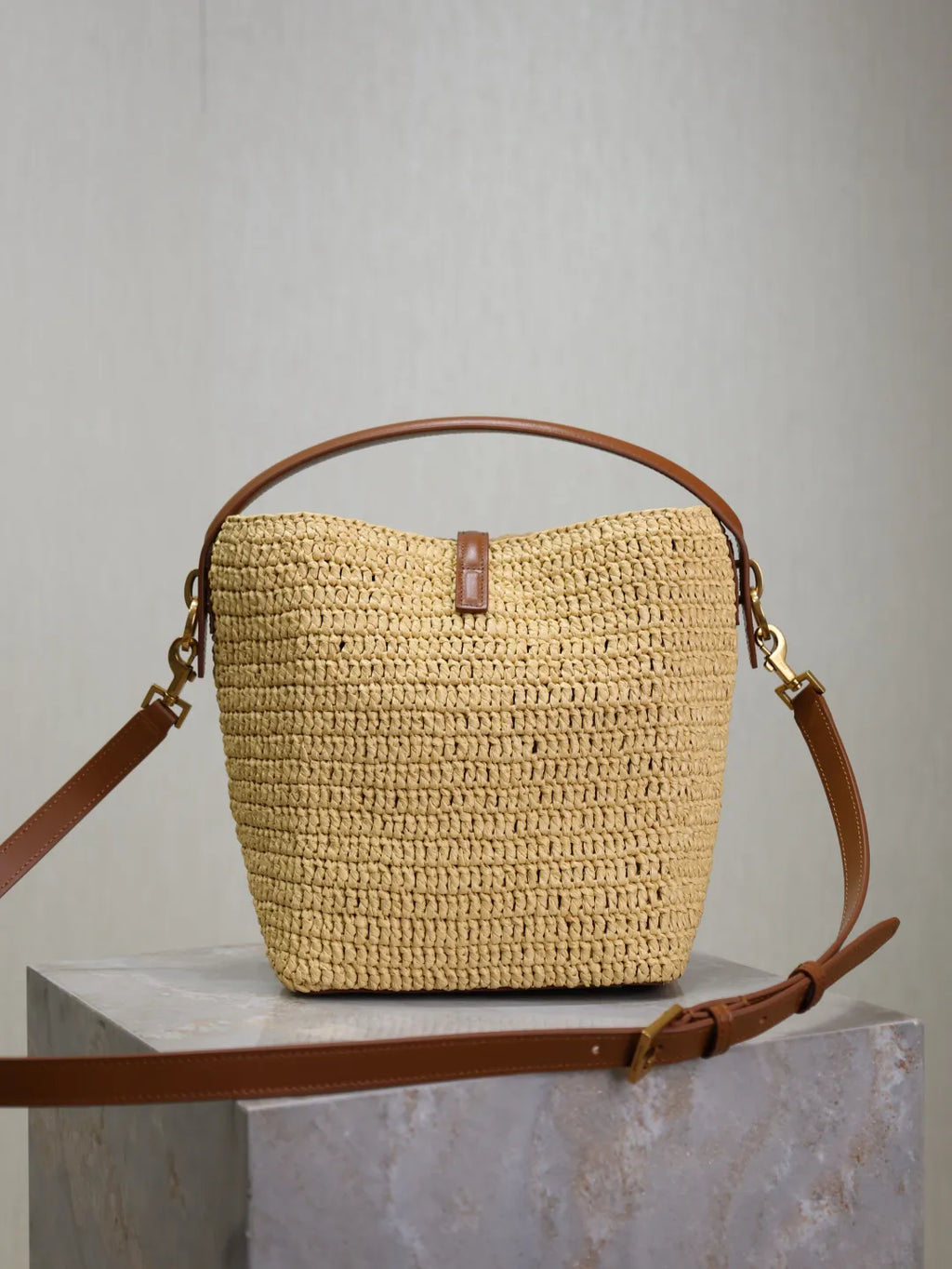 LE 37 Raffia Leather 7.9 in Bucket Bag 749036