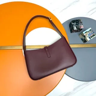 Le 5 à 7 9.8 in Leather Underarm Bag 657228.Zx