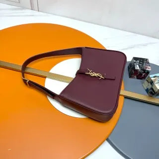 Le 5 à 7 9.8 in Leather Underarm Bag 657228.Zx