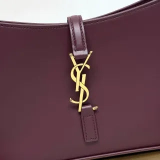 Le 5 à 7 9.8 in Leather Underarm Bag 657228.Zx