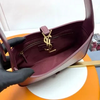 Le 5 à 7 9.8 in Leather Underarm Bag 657228.Zx