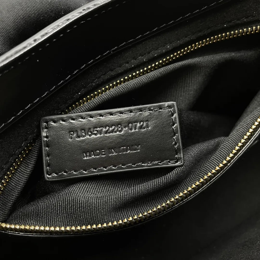 Le 5 à 7 9.8 in Plain Cowhide Shoulder Bag 657228.Zx