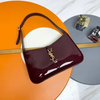 LE 5 À 7 Patent Leather 9.6 in Shoulder Bag 657228