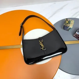 LE 5 À 7 Patent Leather 9.6 in Shoulder Bag 657228