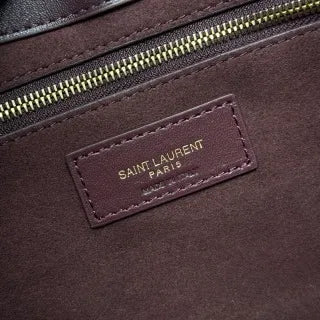 LE 5 À 7 Patent Leather 9.6 in Shoulder Bag 657228