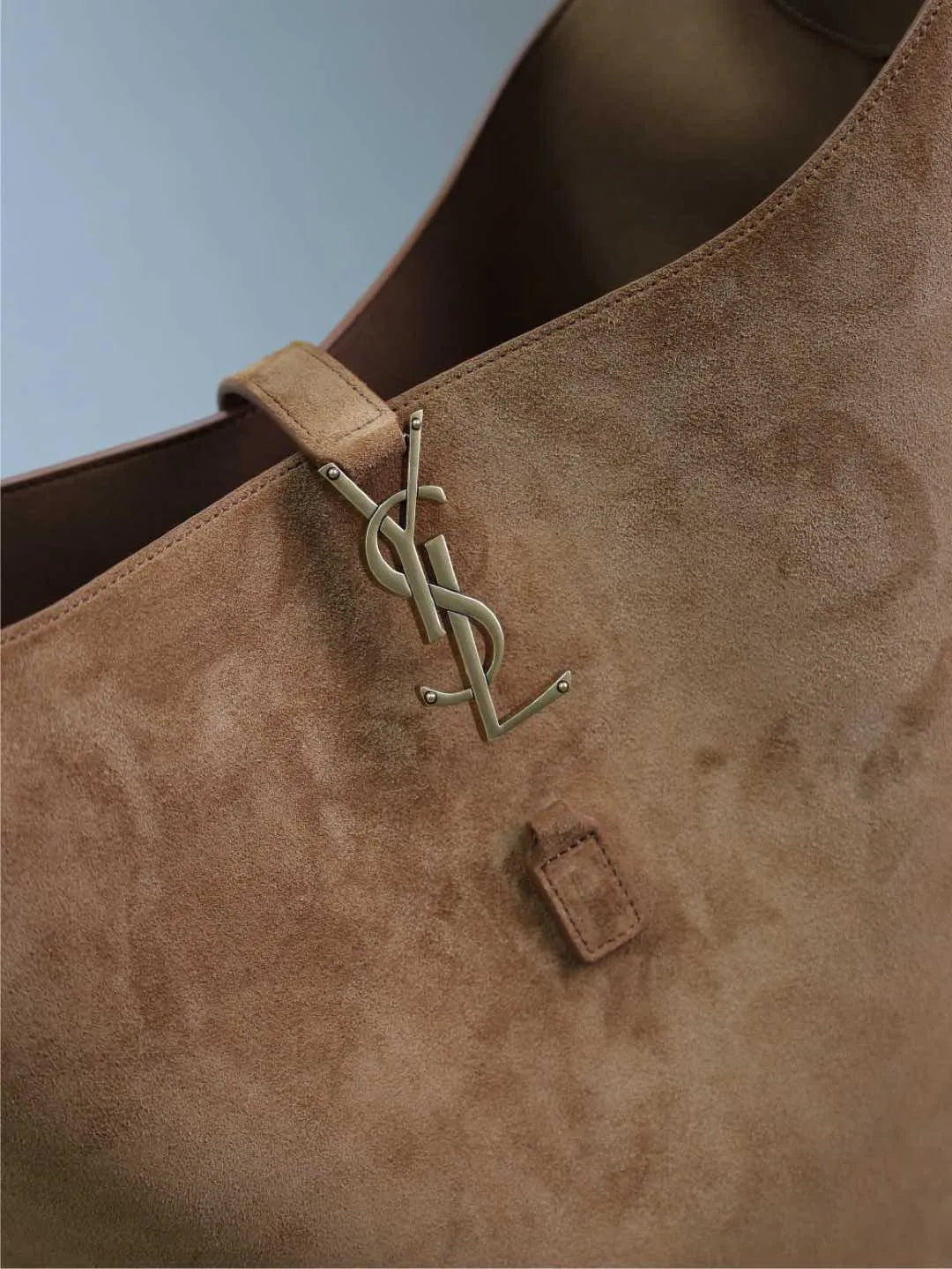 LE 5À7 Large 12.4 in Suede Bucket Bag 753823