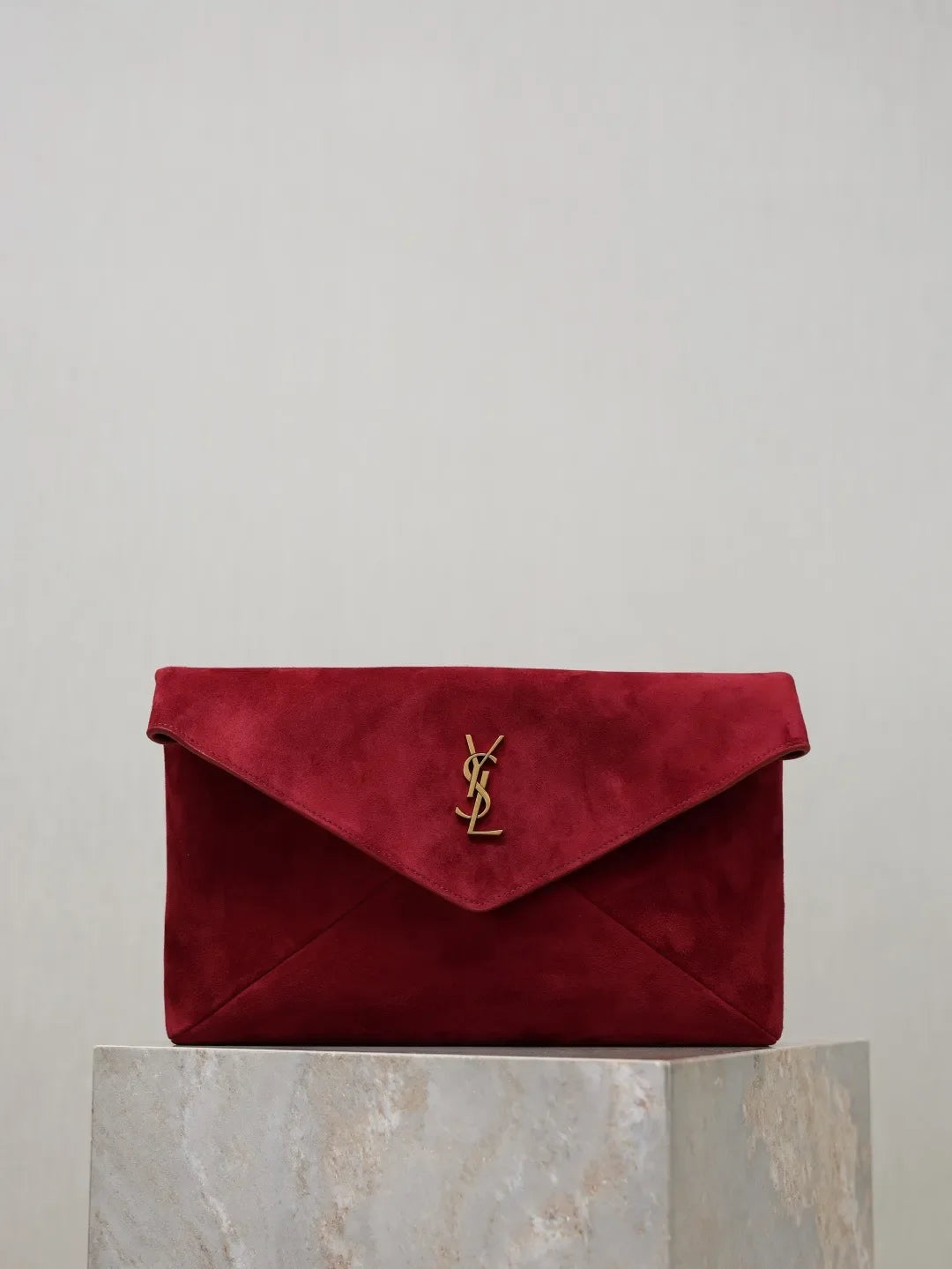 LE Envelope 11.6 in Suede Clutch Bag 769307