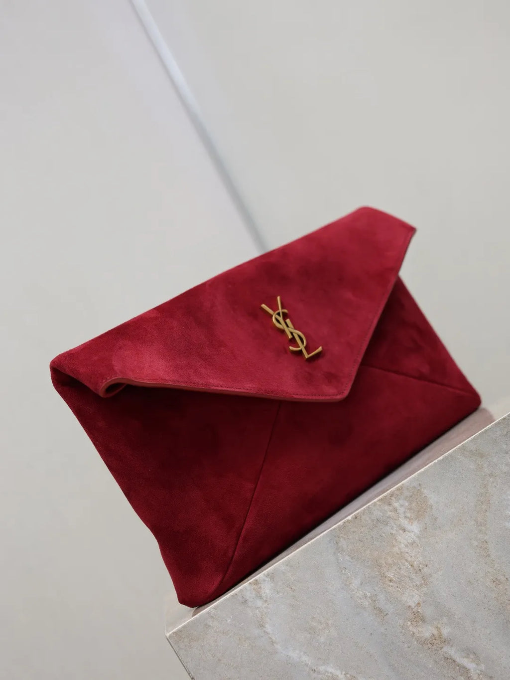LE Envelope 11.6 in Suede Clutch Bag 769307