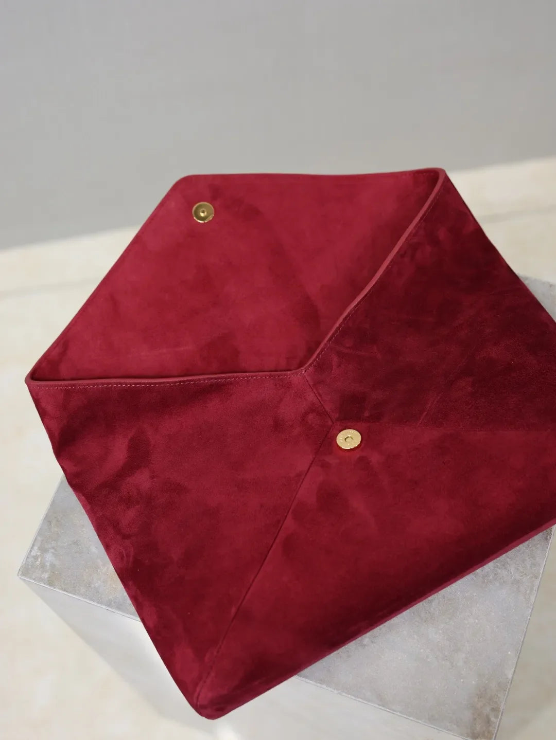 LE Envelope 11.6 in Suede Clutch Bag 769307