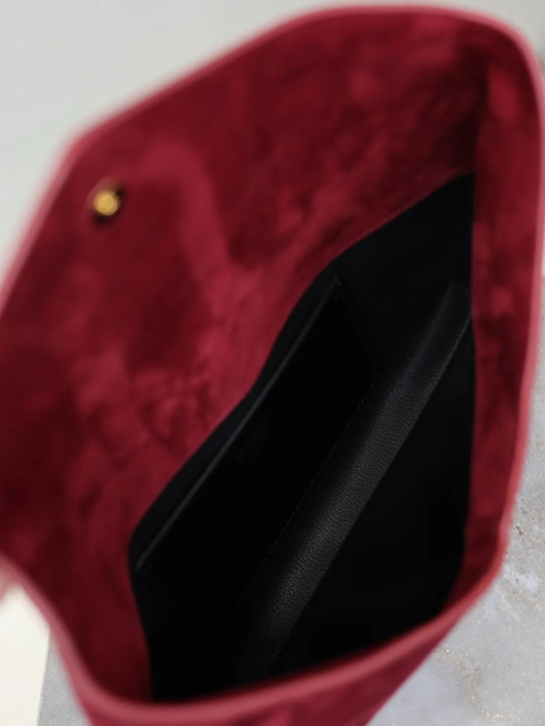 LE Envelope 11.6 in Suede Clutch Bag 769307