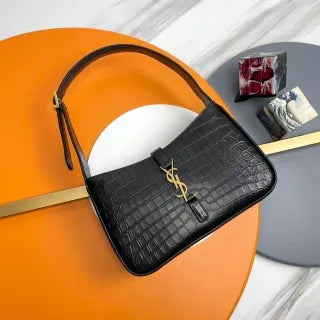 Le5A7 9.8 in Embossed Leather Underarm Bag 657228.Zx