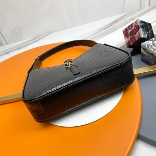 Le5A7 9.8 in Embossed Leather Underarm Bag 657228.Zx
