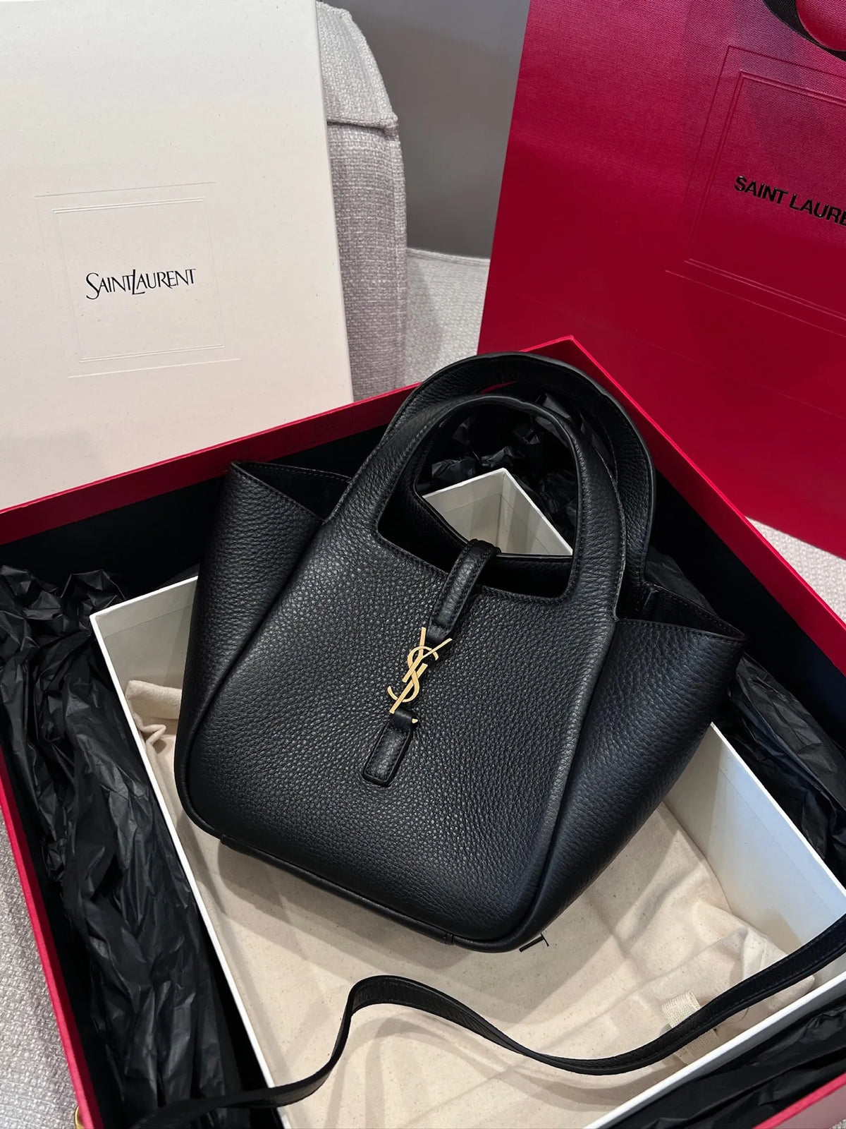 LE5A7 BABY BEA Grained Leather Handbag Black 872469