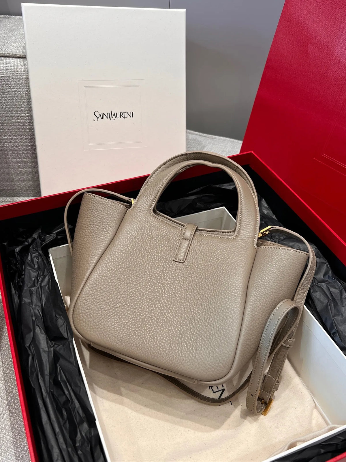 LE5A7 BABY BEA Grained Leather Handbag Light Cumin 872469