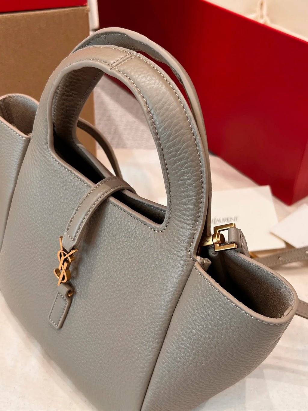 LE5A7 BABY BEA Grained Leather Handbag Light Cumin 872469