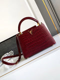 Leather 10.6 in Handbag M92173