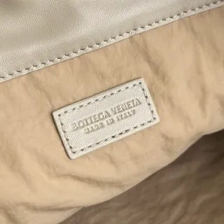 Leather 13 in Handbag 839394