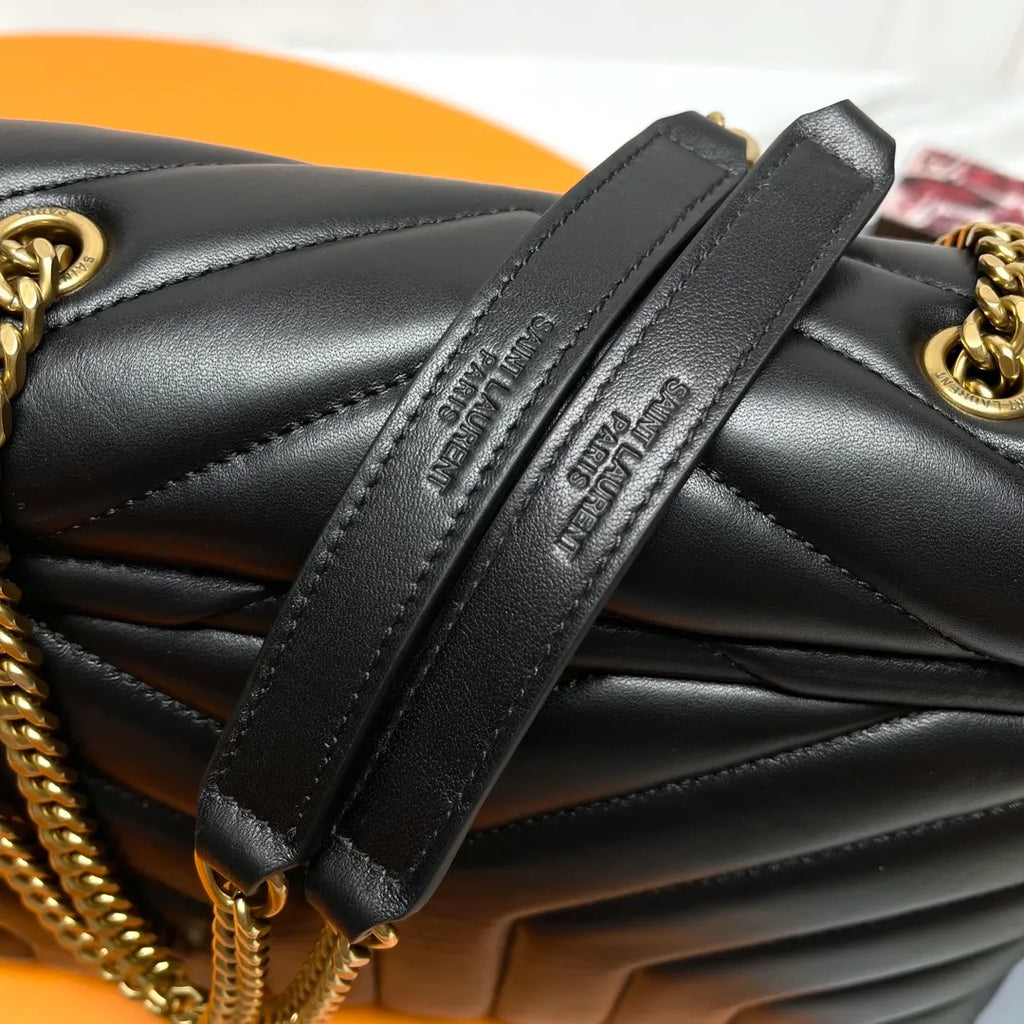 Leather 9.1 in Handbag 494699.ZX