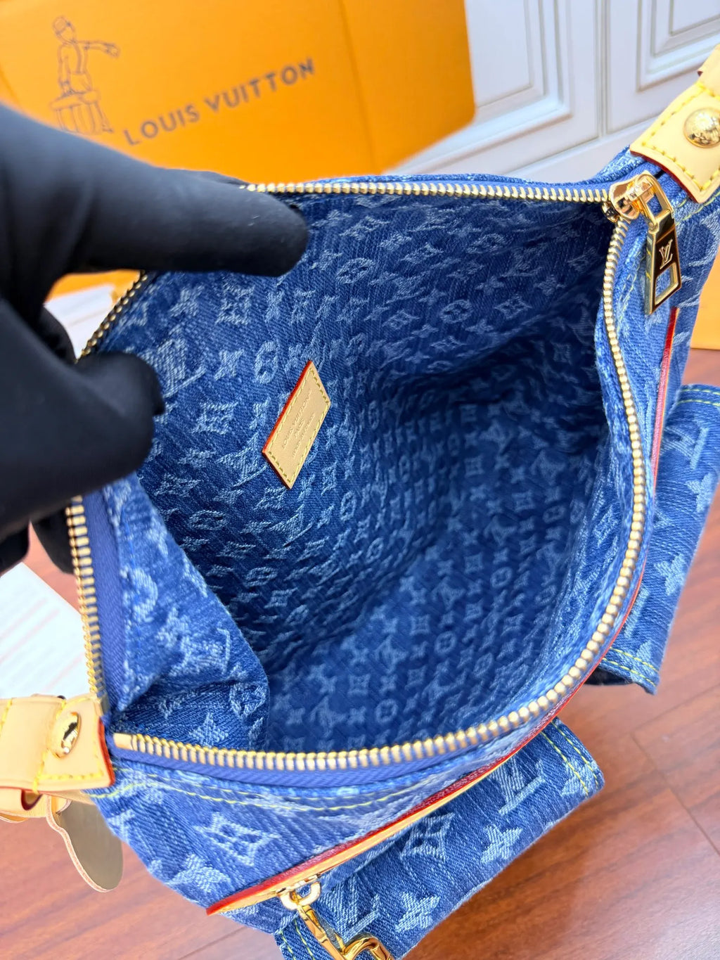 Leather Handbag Shoulder Bag M27329 135624