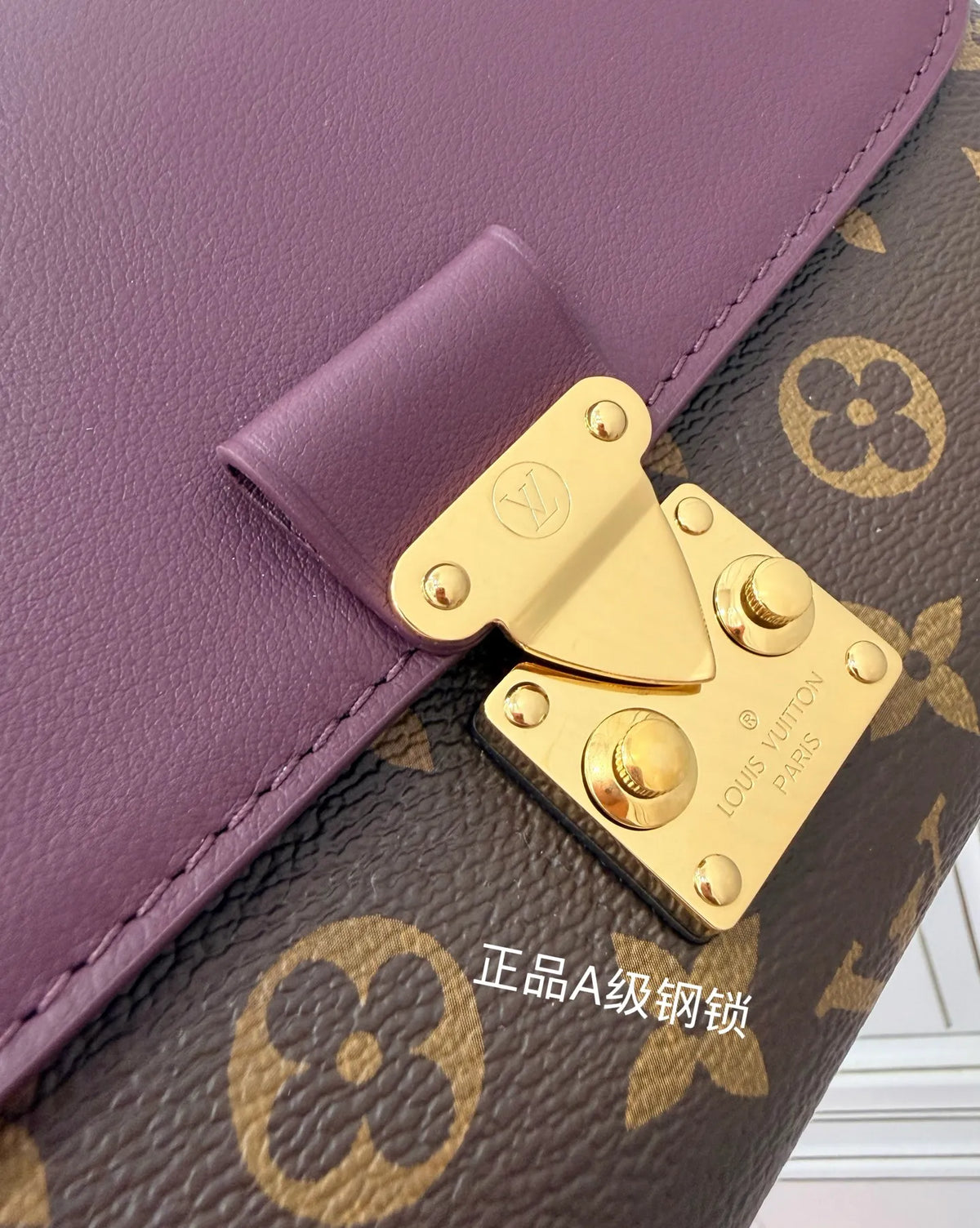 Leather Handbag Shoulder Bag M28587 168950