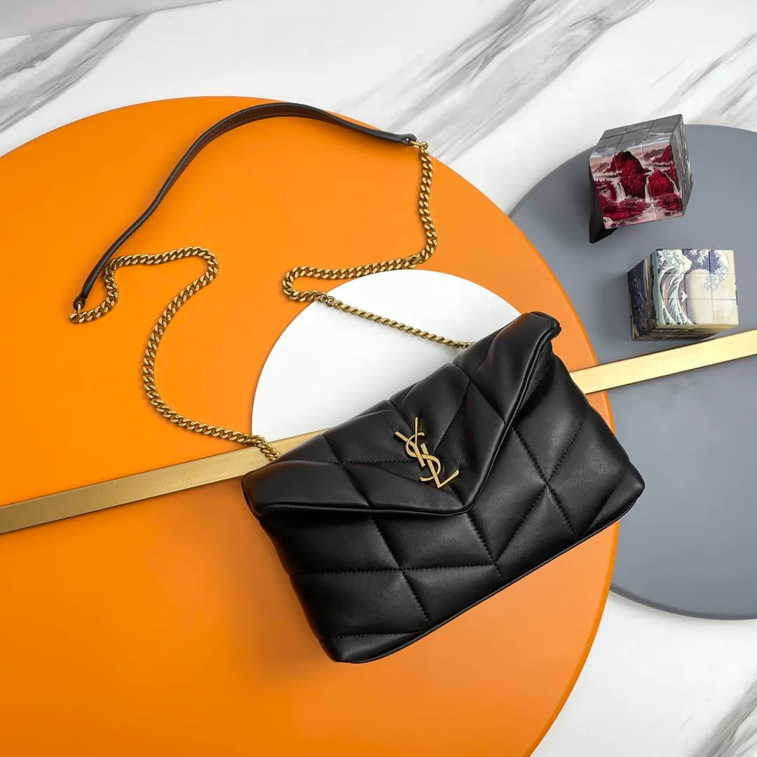 Les Blanche 9.1 in Quilted Lambskin Bag 620333.Zx