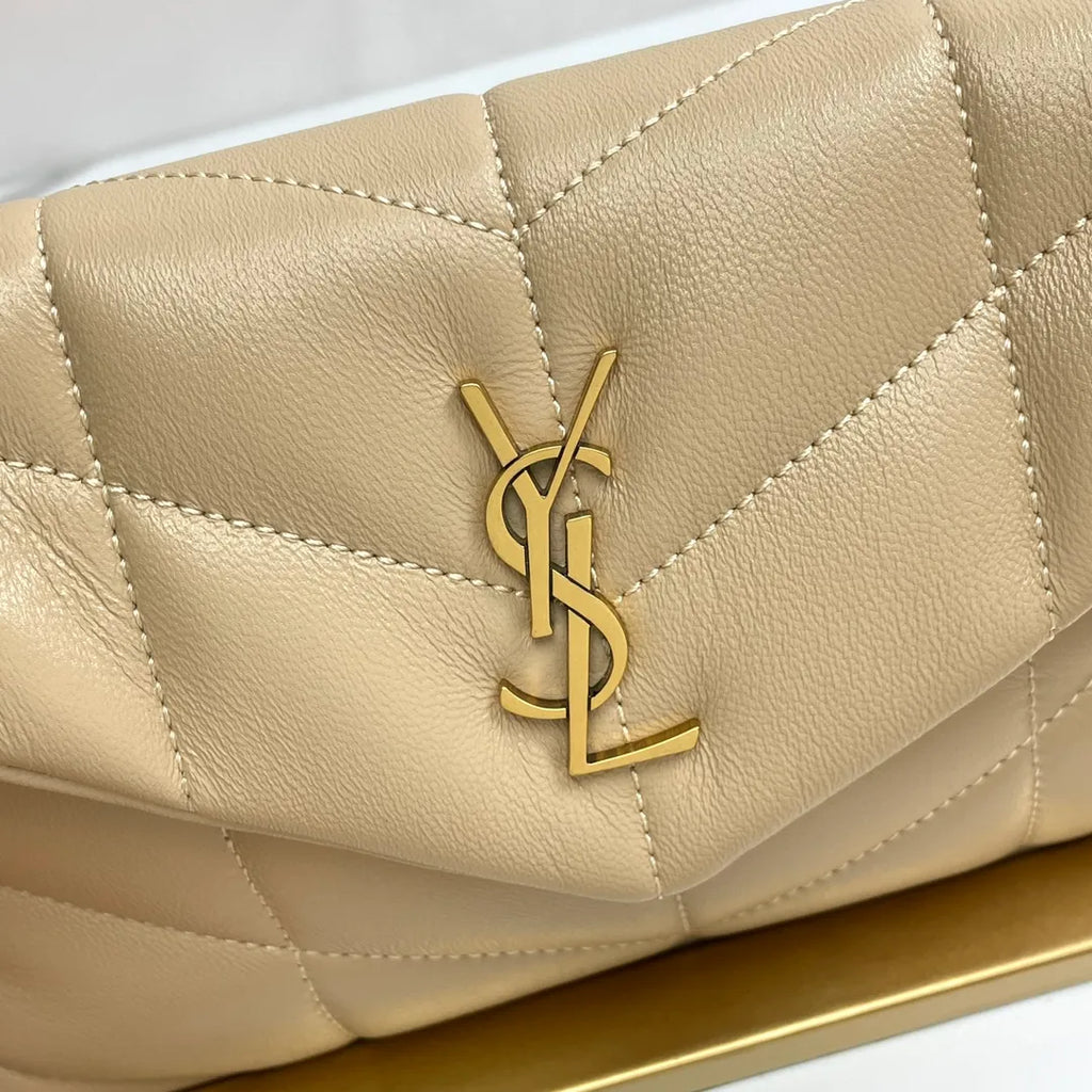 Les Blanche 9.1 in Quilted Lambskin Bag 620333.Zx