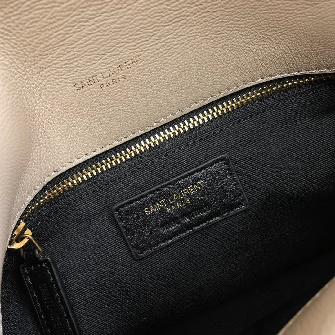 Les Blanche 9.1 in Quilted Lambskin Bag 620333.Zx