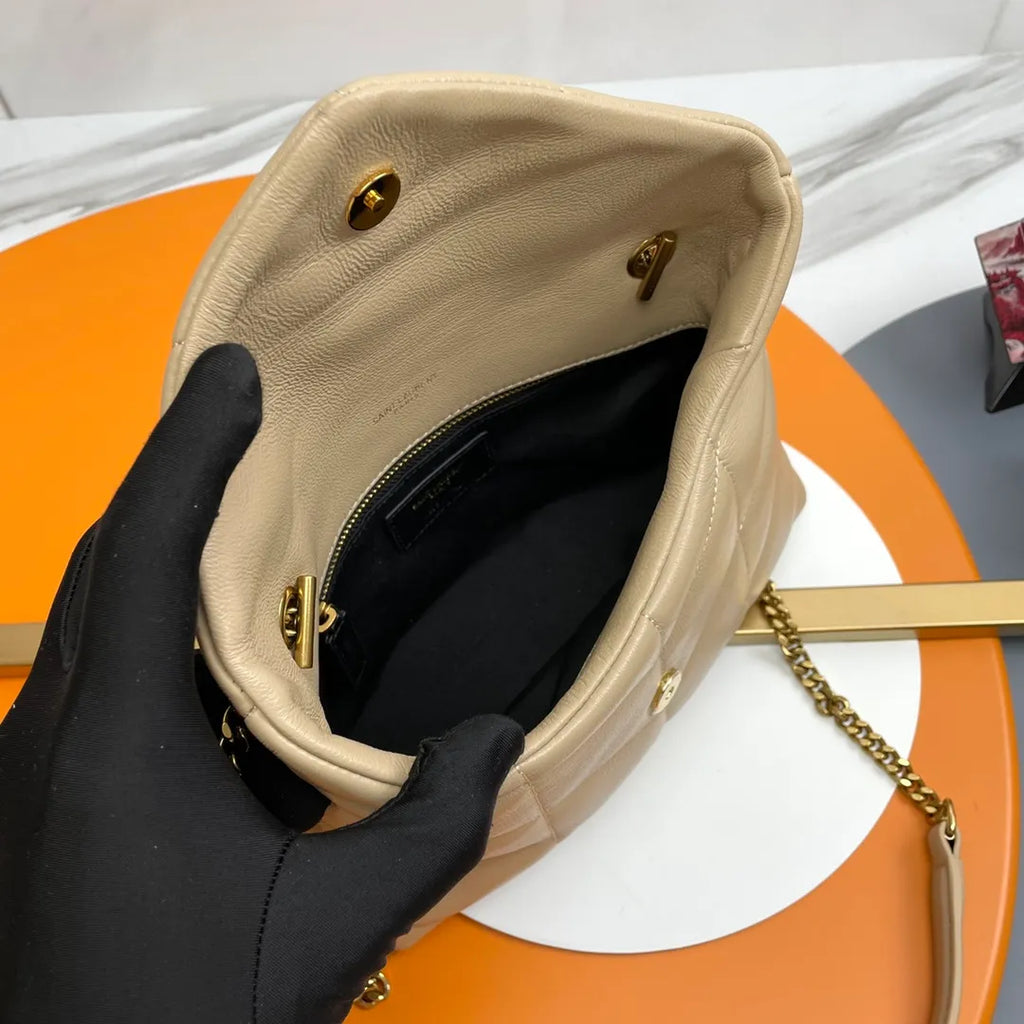 Les Blanche 9.1 in Quilted Lambskin Bag 620333.Zx