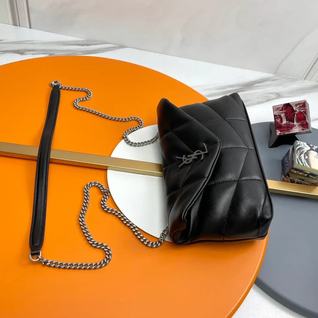Les Blanche 9.1 in Quilted Lambskin Crossbody Bag 620333.Zx
