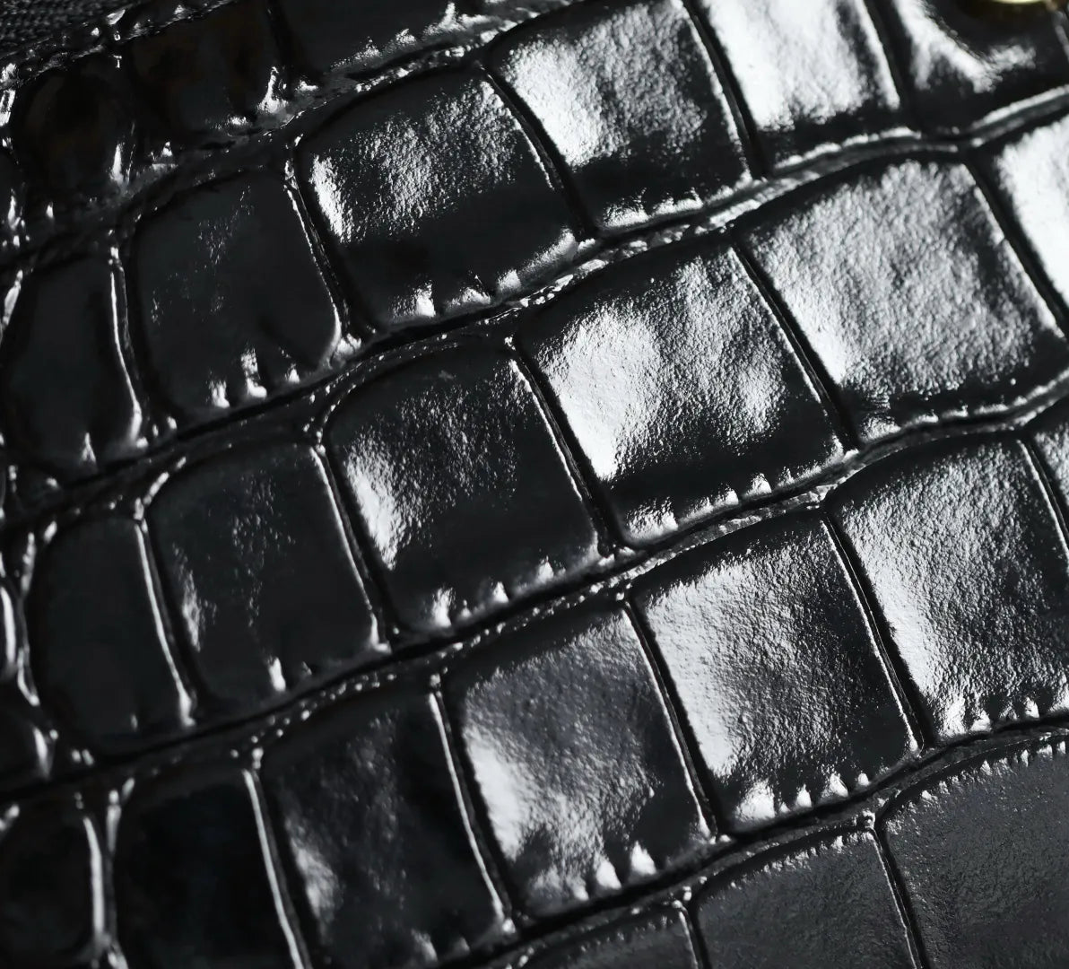 LIFE* 660 Autumn/Winter Chain Clutch Bag Crocodile Leather R-291