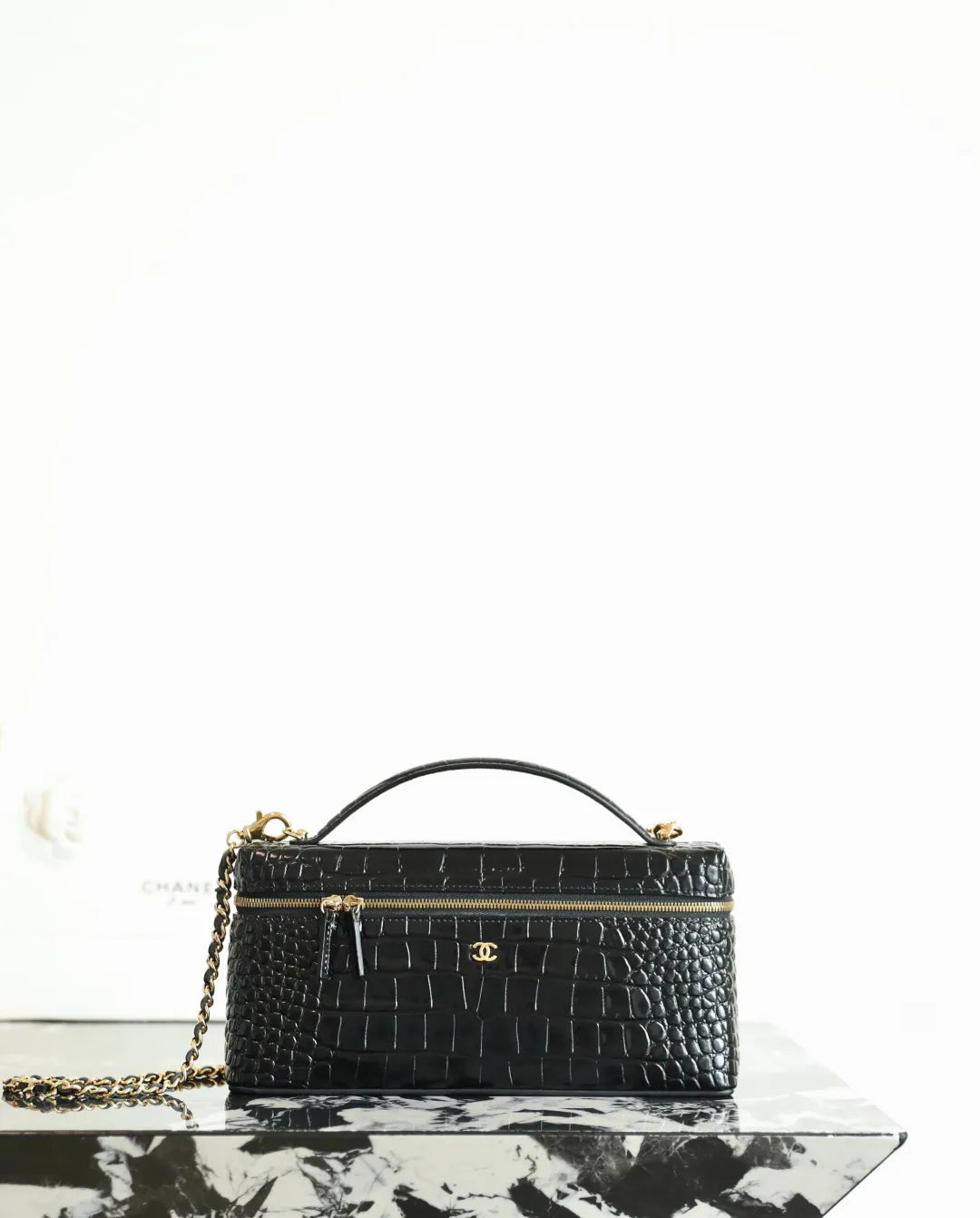 LIFE* 660 Autumn/Winter Chain Clutch Bag Crocodile Leather R-291