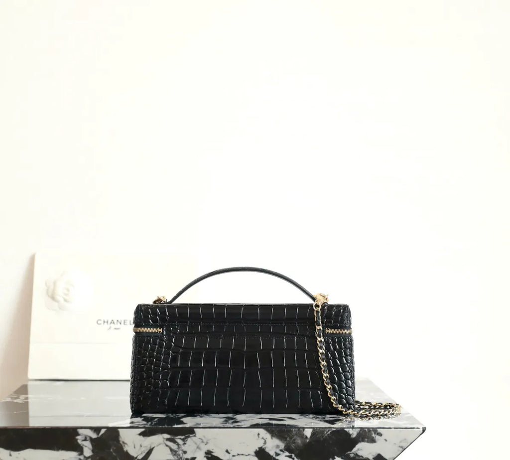 LIFE* 660 Autumn/Winter Chain Clutch Bag Crocodile Leather R-291
