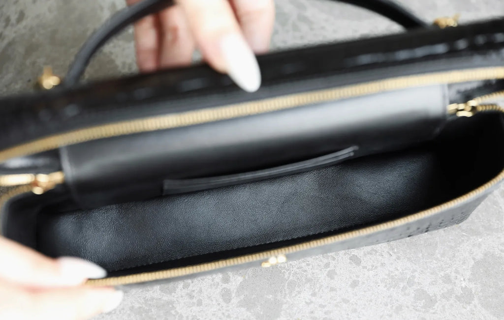 LIFE* 660 Autumn/Winter Chain Clutch Bag Crocodile Leather R-291