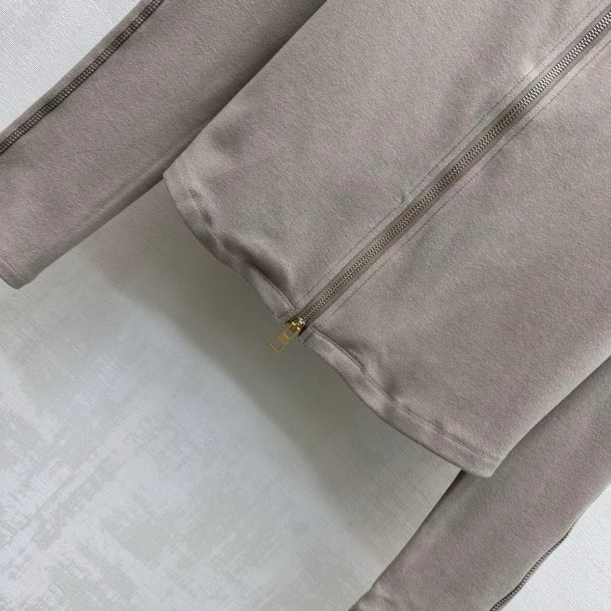 Loew* Women's Embroidered Stand Collar Zip Jacket