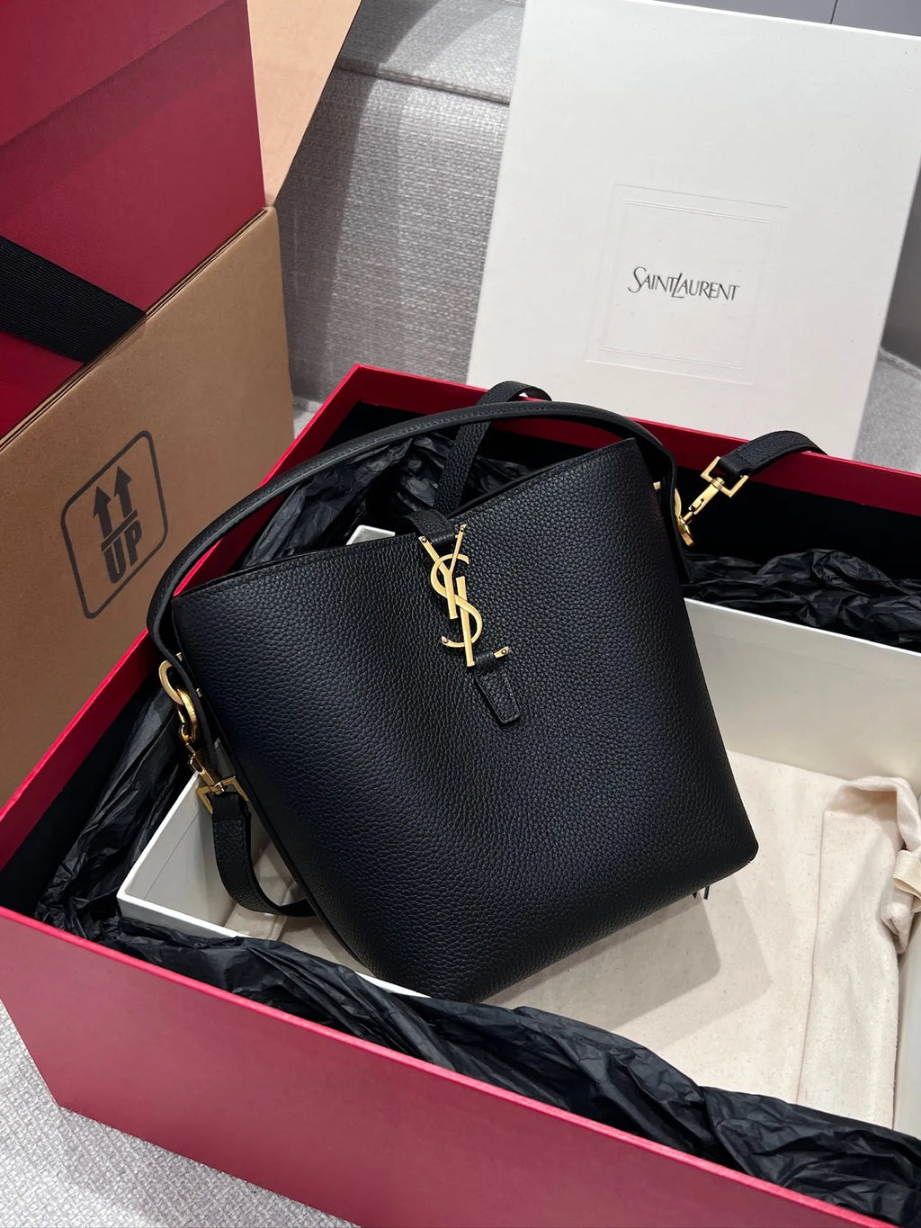 L'Oréal 37 Deerskin Handbag 112552