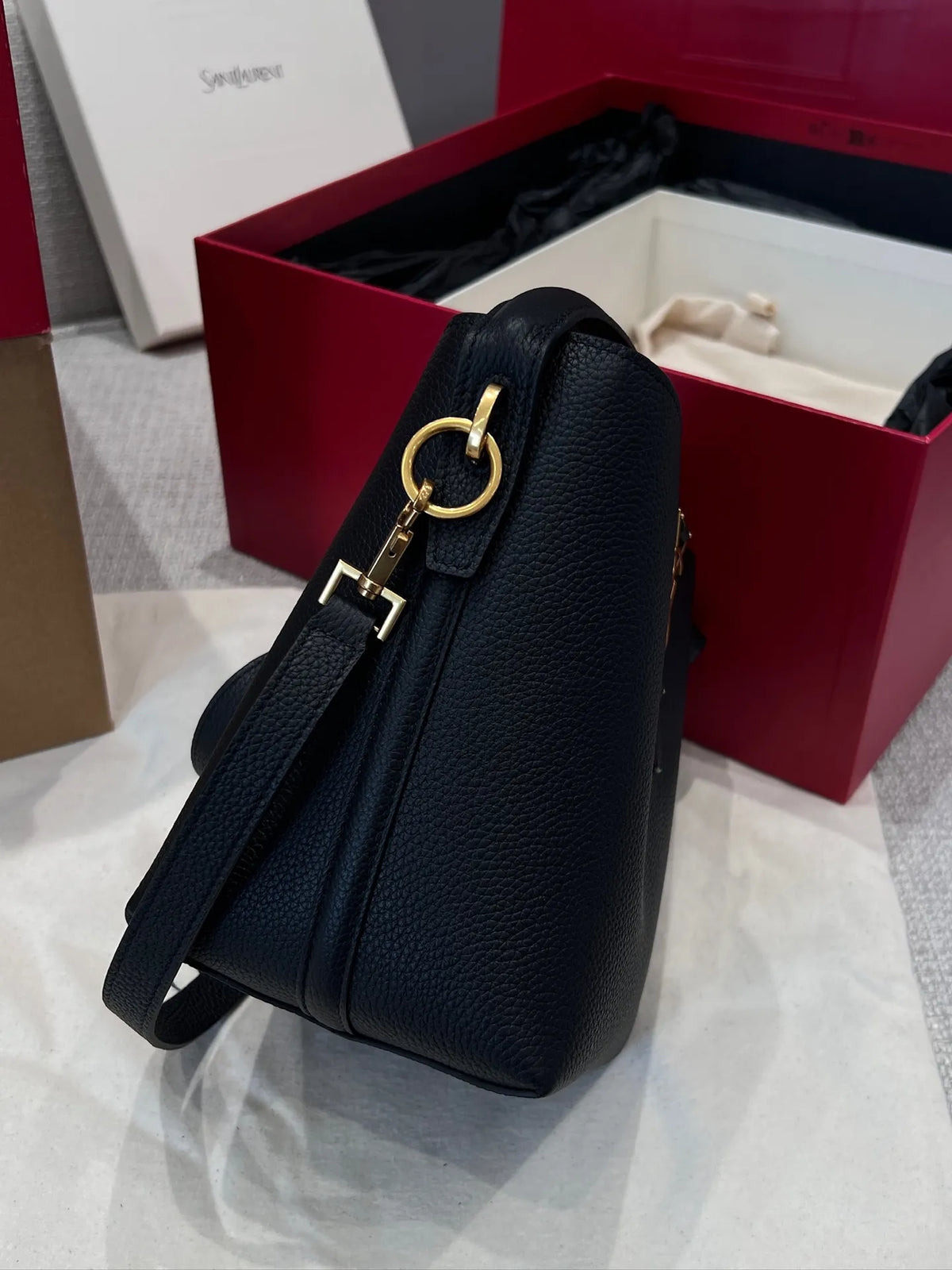 L'Oréal 37 Deerskin Handbag 112552