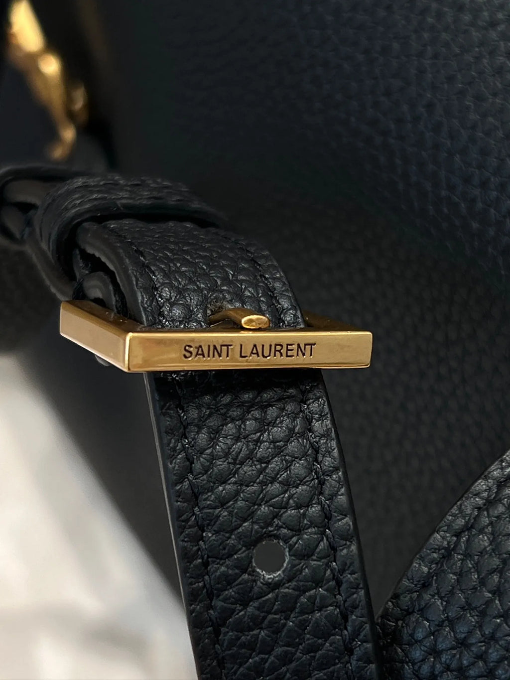 L'Oréal 37 Deerskin Handbag 112552