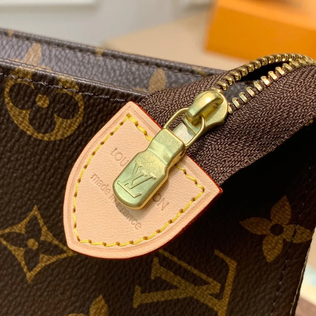 LOU Women's Lou Pochette Voyage
