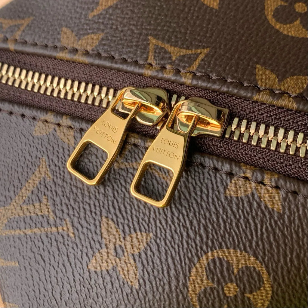 LOU Women's Lou Toiletry Bag