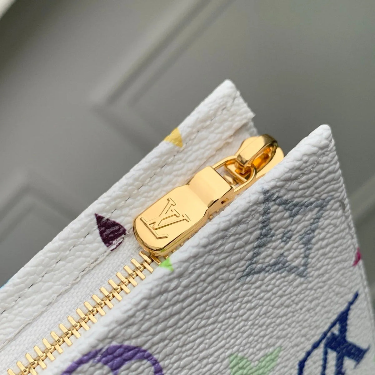 LOU Women's Lou x Murakami 19 Toiletry Pouch