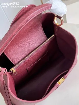 Capucines Souple 15 in Leather Bag M26259