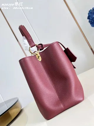 Capucines Souple 15 in Leather Bag M26259