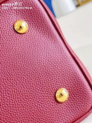 Capucines Souple 15 in Leather Bag M26259