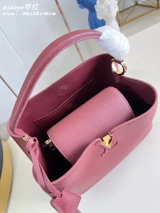Capucines Souple 15 in Leather Bag M26259
