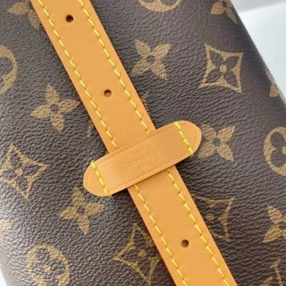 CarryAll MM Monogram Canvas Handbag M46197