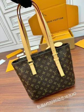 Louis Vuitton Diamond Pattern Leather Bag M12095