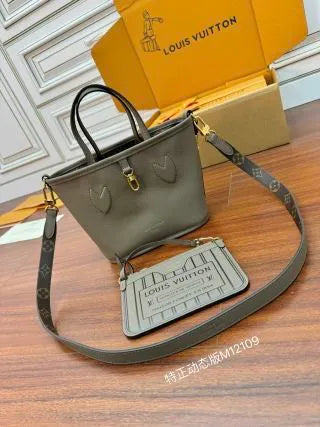 Louis Vuitton Diamond Pattern Leather Bag M12109