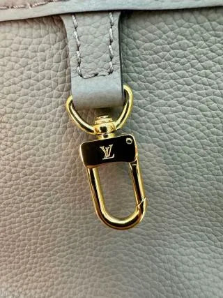 Louis Vuitton Diamond Pattern Leather Bag M12109