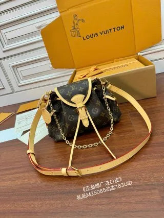 Louis Vuitton Diamond Pattern Leather Bag M25085