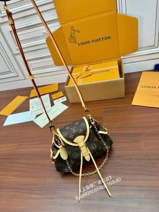 Louis Vuitton Diamond Pattern Leather Bag M25085